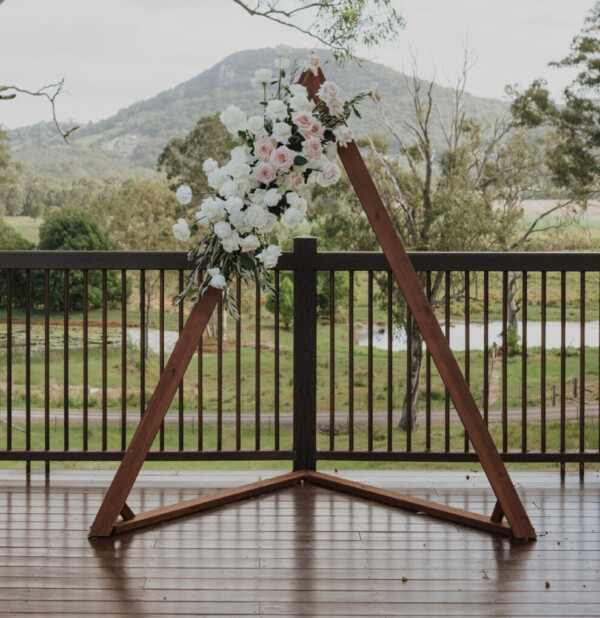 Natural Triangle Arbor - Simply Style Co