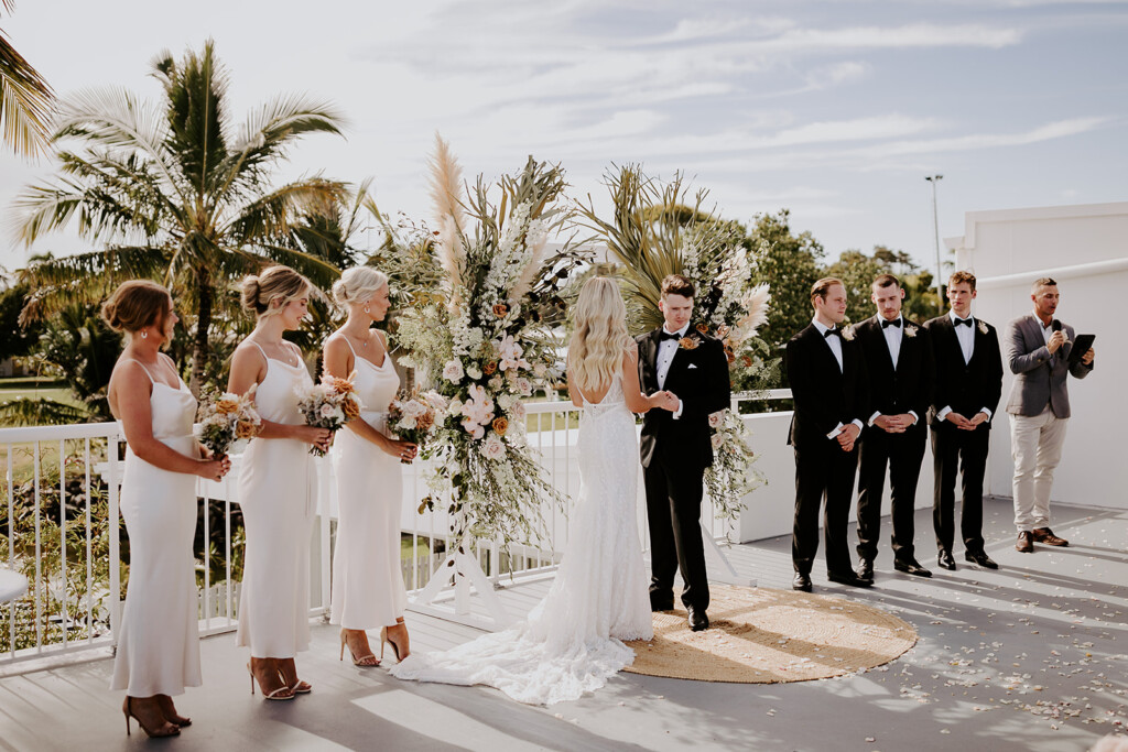 Real Wedding: Hannah & Oliver | Pier 33 Mooloolaba - Simply Style Co